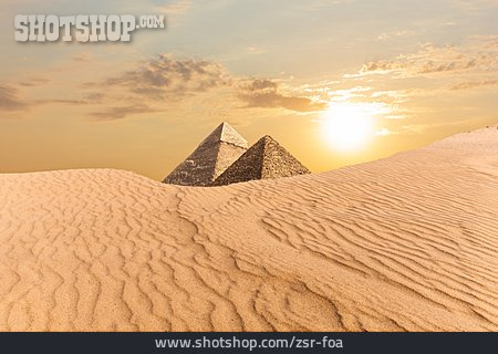 
                Wüste, Pyramiden                   