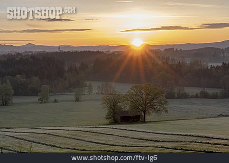 
                Sonnenaufgang, Sonnenstrahlen, Salzburger Land                   