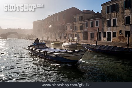 
                Wasserstraße, Venedig, Motorboot                   