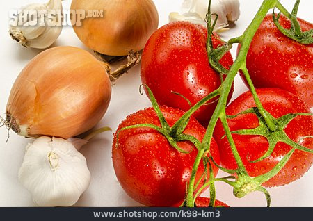 
                Knoblauch, Tomaten, Zwiebel                   