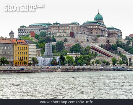 
                Budapest, Castle                   