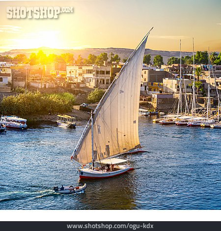 
                Sonnenuntergang, Segelboot, Nil                   