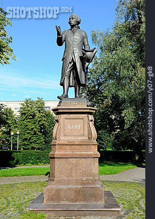 
                Kaliningrad, Kant Denkmal                   