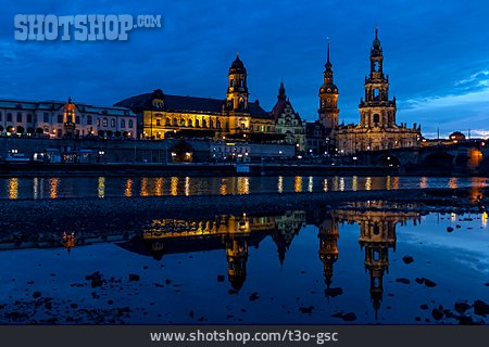 
                Elbe, Dresden, Brühlsche Terrasse                   