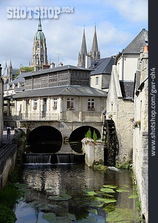 
                Bayeux, Aure                   
