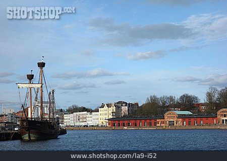 
                Trave, Museumshafen Lübeck                   