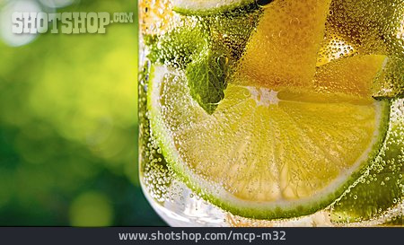 
                Erfrischungsgetränk, Zitronenlimonade, Sommergetränk                   