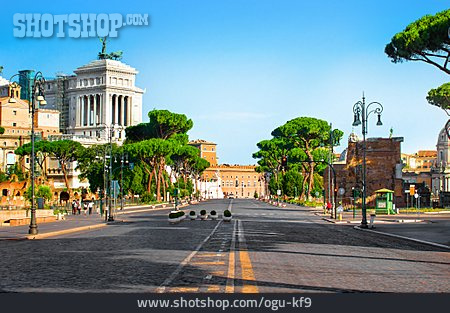 
                Straße, Rom, Vittoriano                   