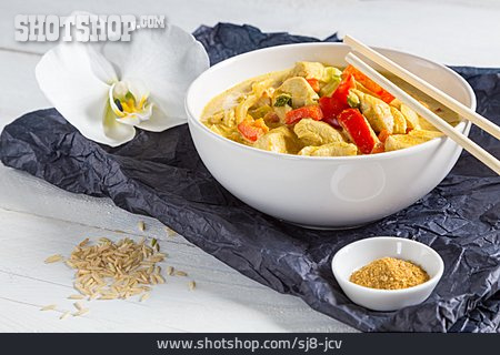 
                Thailändische Küche, Hühnchencurry                   