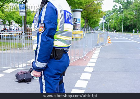 
                Polizei, Straßenabsperrung                   