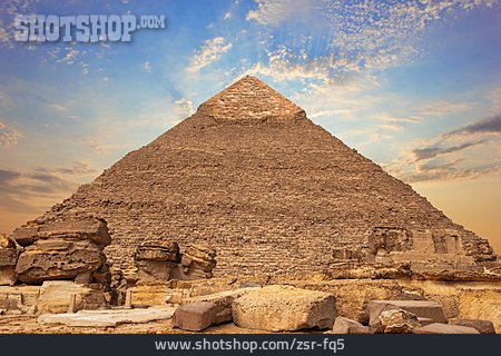
                Archäologie, Pyramide, Nekropole                   