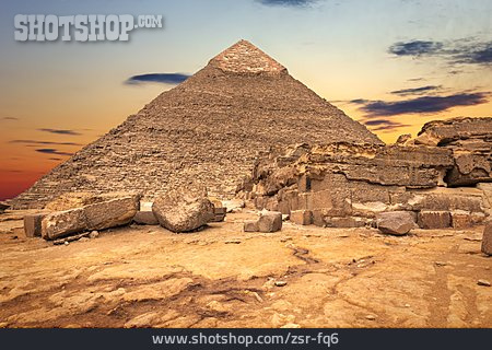 
                Archäologie, Nekropole, Chephren-pyramide                   