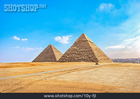 
                Archäologie, Pyramiden, Nekropole                   