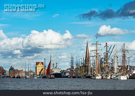 
                Segelschiff, Rostock, Stadthafen                   