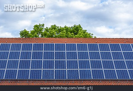 
                Sonnenkollektor, Photovoltaikanlage, Solardach                   