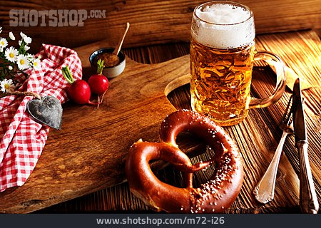 
                Bayrische Küche, Bier, Brezel                   