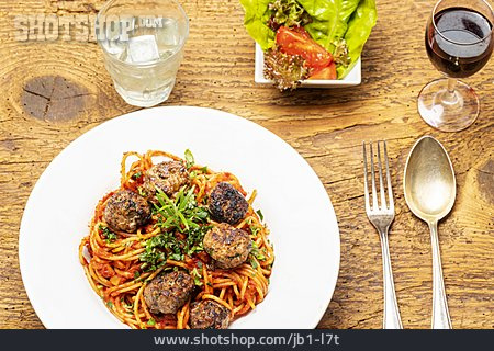 
                Spaghetti, Fleischbällchen                   