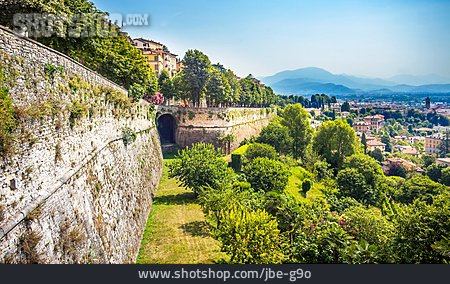 
                Festung, Bergamo, Citta Alta                   