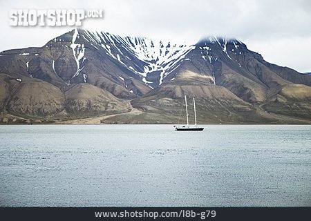 
                Segelschiff, Spitzbergen                   