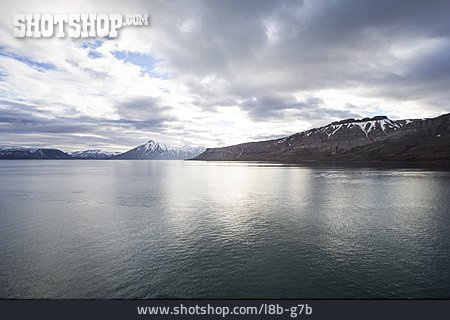 
                Spitzbergen                   