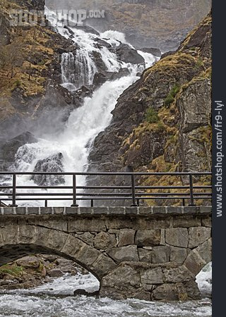 
                Brücke, Latefoss Wasserfall                   