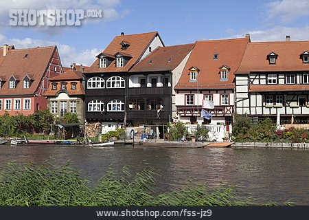 
                Wohnhäuser, Bamberg, Regnitz                   