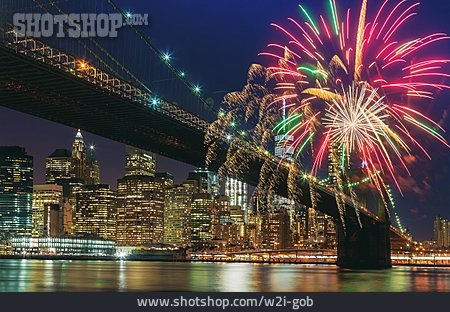 
                Feuerwerk, New York, Brooklyn Bridge                   