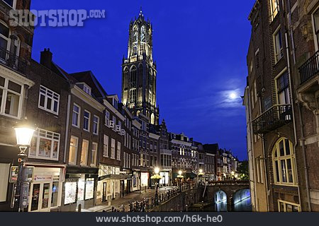
                Blaue Stunde, Utrecht, Domturm                   