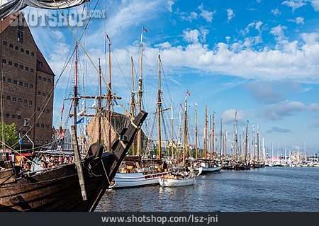 
                Rostock, Segelboote, Stadthafen                   