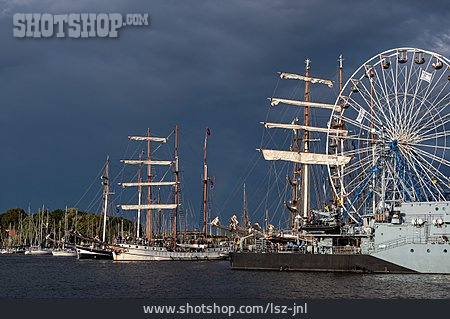 
                Rostock, Segelboote, Stadthafen                   