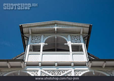 
                Balkon, Holzfassade, Bäderarchitektur                   