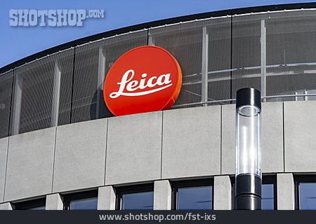 
                Leica                   