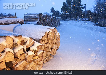 
                Winter, Lagerung, Holzscheite                   