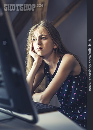 
                Teenager, Computer, Genervt                   
