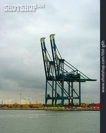 
                Containerhafen, Verladebrücke                   