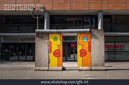 
                Kunst, Berliner Mauer, Mauerrest                   