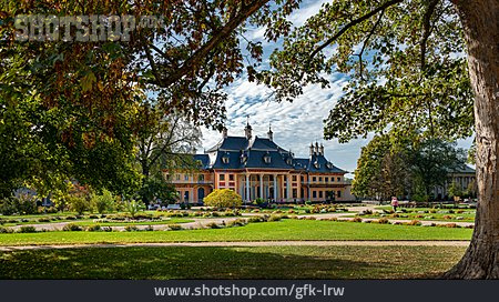 
                Schlossgarten, Schloss Pillnitz                   