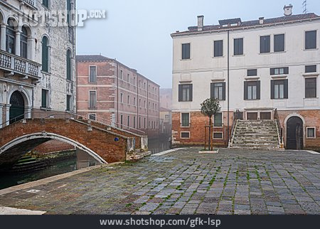 
                Menschenleer, Diesig, Venedig                   
