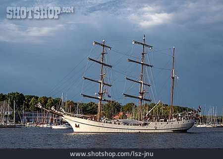 
                Windjammer, Hanse Sail                   
