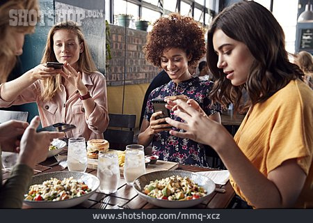 
                Essen, Fotografieren, Smartphone                   
