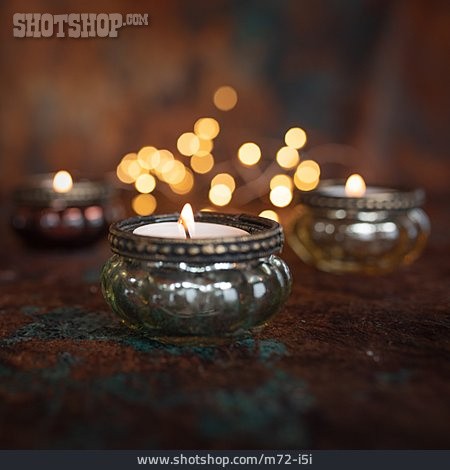 
                Kerzenlicht, Teelicht, Kerzenständer                   