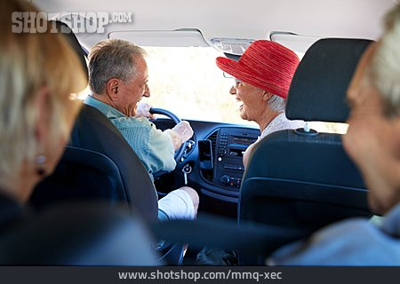 
                Autofahrt, Gemeinsam, Seniorenpaar                   