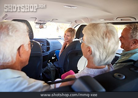 
                Autofahrt, Senioren, Verreisen                   