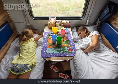 
                Schlafen, Zugreise, Schlafwagen                   