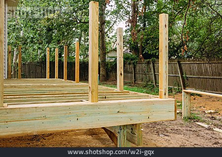 
                Holzstruktur, Terrassenbau, Holzterrasse                   