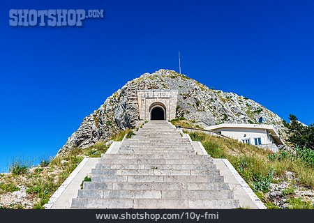 
                Treppenstufen, Njegos-mausoleum                   