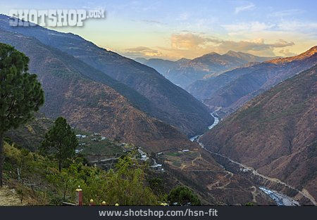 
                Himalaya, Bhutan                   