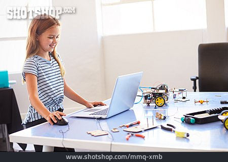
                Mädchen, Informatik, Programmieren                   