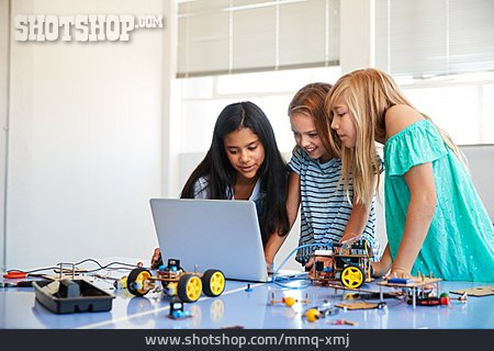 
                Mädchen, Informatik, Programmieren                   