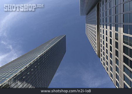 
                Wolkenkratzer, Hochhaus, Büroturm                   
